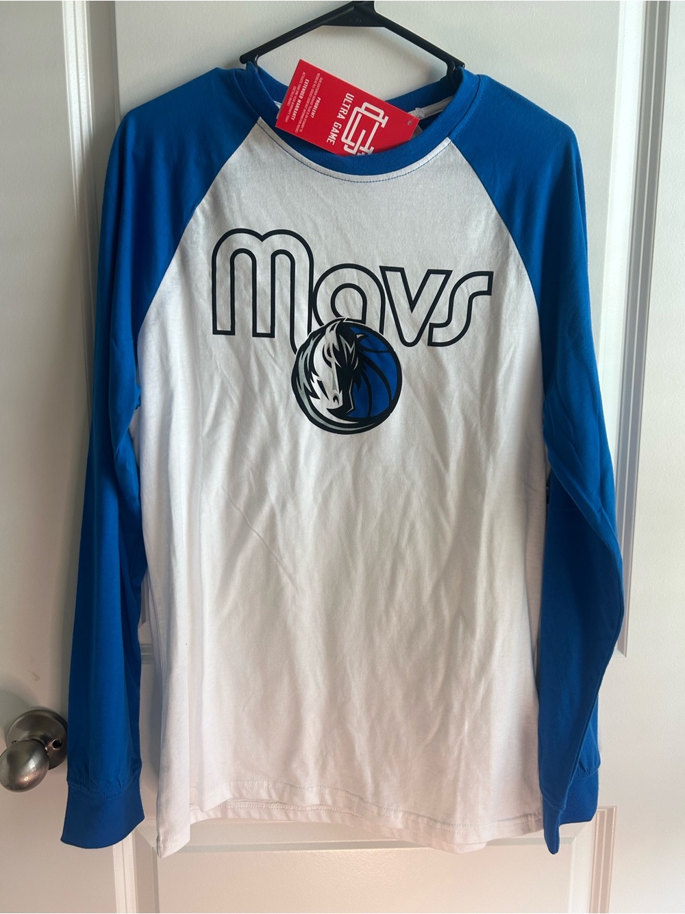 NBA White & Blue Dallas Mavericks Long-Sleeve Raglan Tee